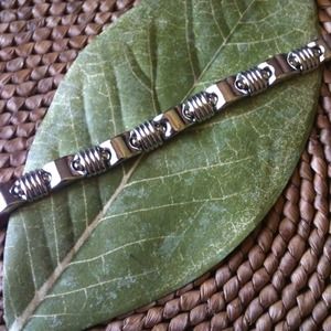 Silver bracelet, pretty!