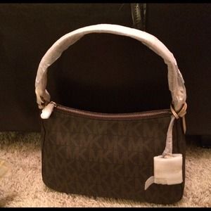 Michael Kors MK shoulder bag.