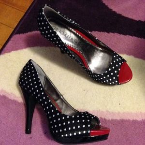 ⚡️ Sale - Satin Polka Dot Heels