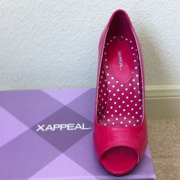 FUSCHIA HIGH HEELS - Picture 3 of 4