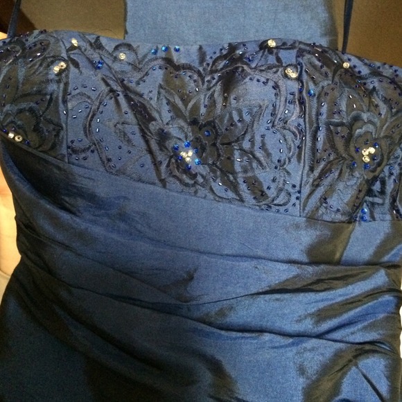 Dress - Picture 2 of 3