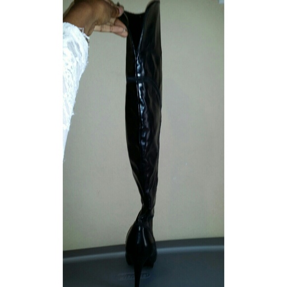 Leather over the knee boots - Picture 2 of 4