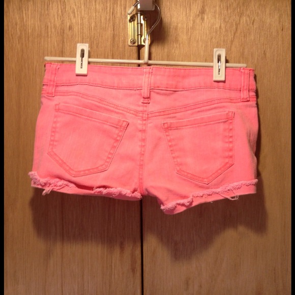 Shorts - Picture 2 of 3