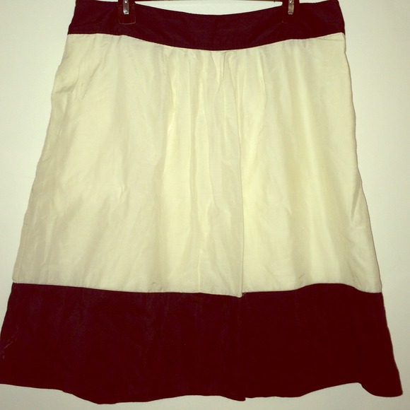 Navy blue & beige skirt 😋