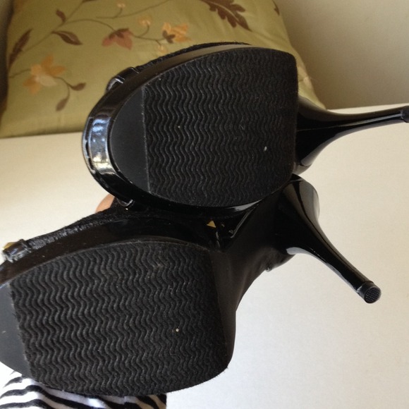 JustFab Bootie Pump🎀❌Sold❌ - Picture 2 of 4