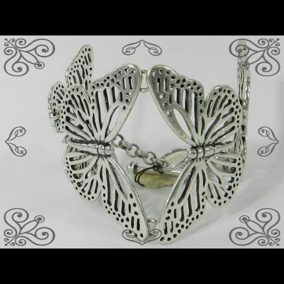 H.P. FLASH SALE.🚨 FOSSIL BUTTERFLY BRACELET - Picture 2 of 4