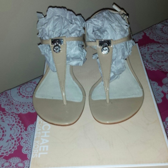SOLD Michael Michael kors Hamilton thong sandals