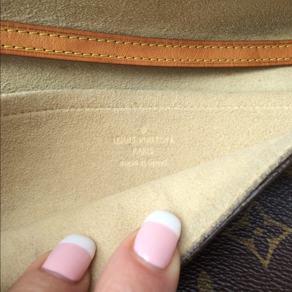 🚨Sold🚨Louis Vuitton Twin GM with a dust bag - Picture 4 of 4