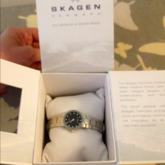 ~BRAND NEW~ Skagen Watch! •PRICES ARE NEGOTIABLE• - Picture 2 of 4