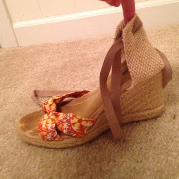 Wedge ankle tie shoes