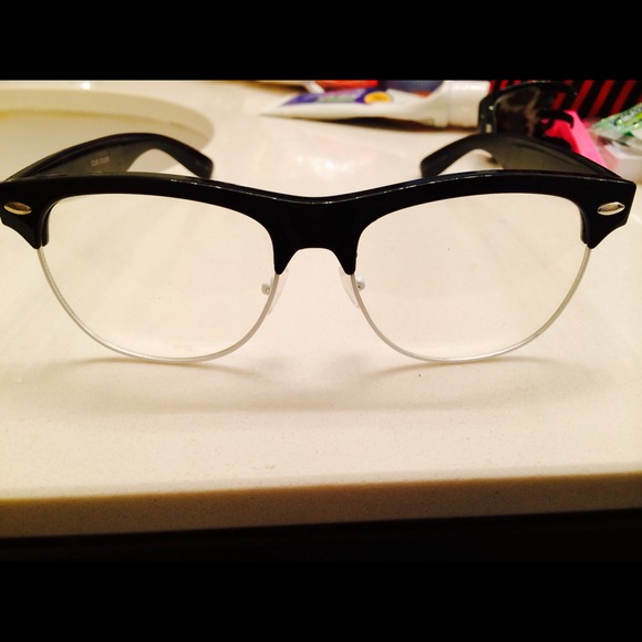 Black nerdy glasses