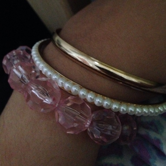 Pink Crystal Bracelet - Picture 2 of 2