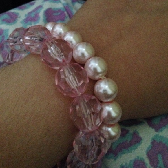 Pink Pearl Bracelet - Picture 2 of 2