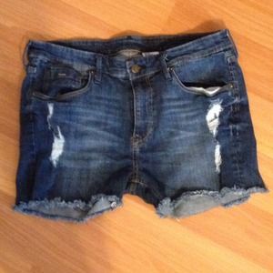 midi shorts with frayed bottoms