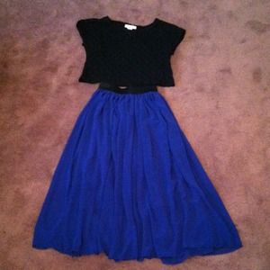 🎉 LAST CHANCE Sapphire chiffon skirt host pick!!