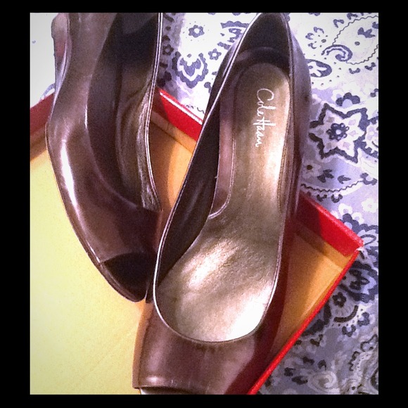 Peep toe Cole Haan bronze flats size 8 ON HOLD