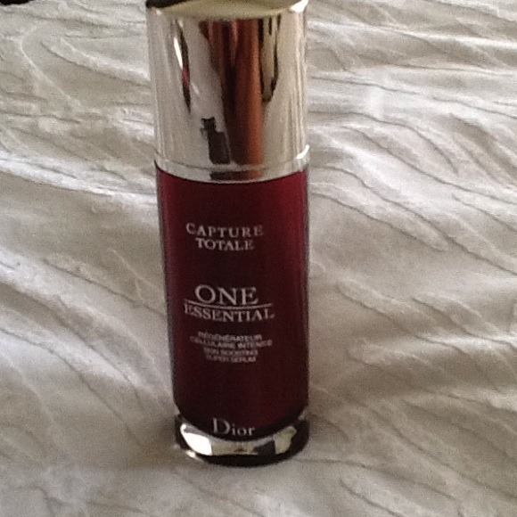 Bundled.  one essential  skin cell boosting serum - Picture 1 of 1