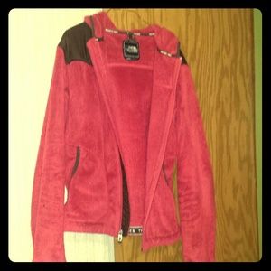 Super comfy North Face jacket. Pink in color.