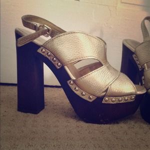 BCBGMAXAZRIA gold platform heels