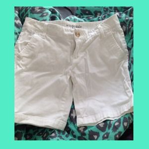 Aéropostale mid thigh shorts!