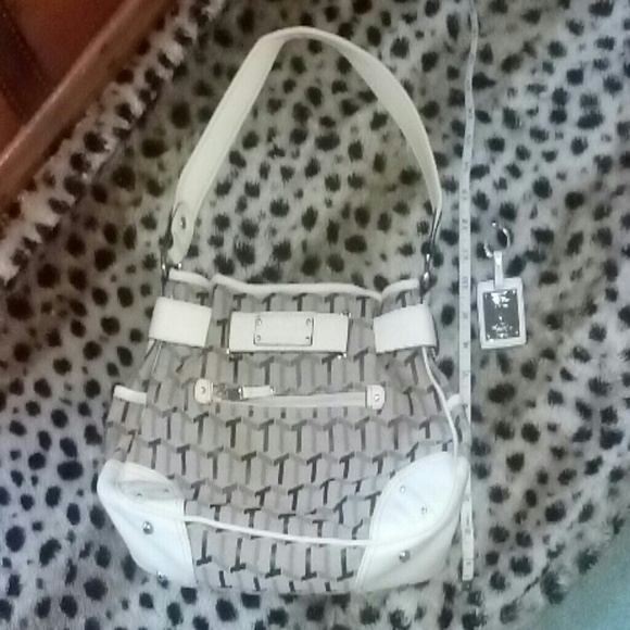 Purse - Picture 3 of 4