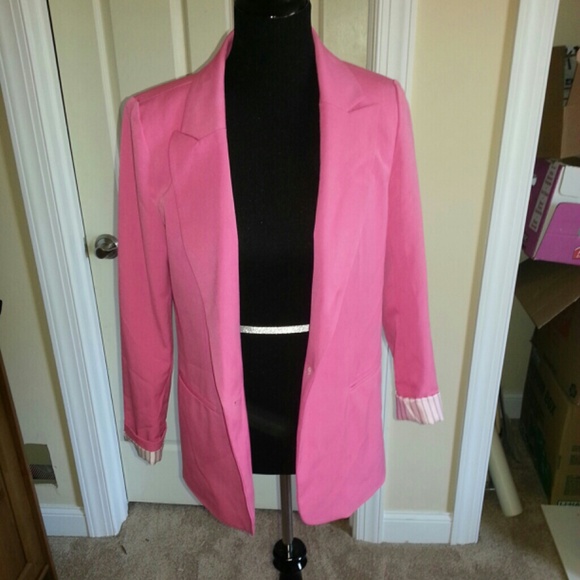 Oversized pink blazer