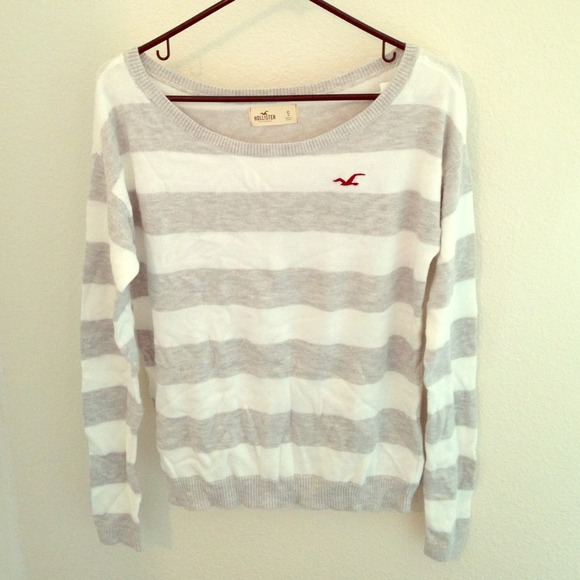 NEW Hollister Sweater - Picture 1 of 3