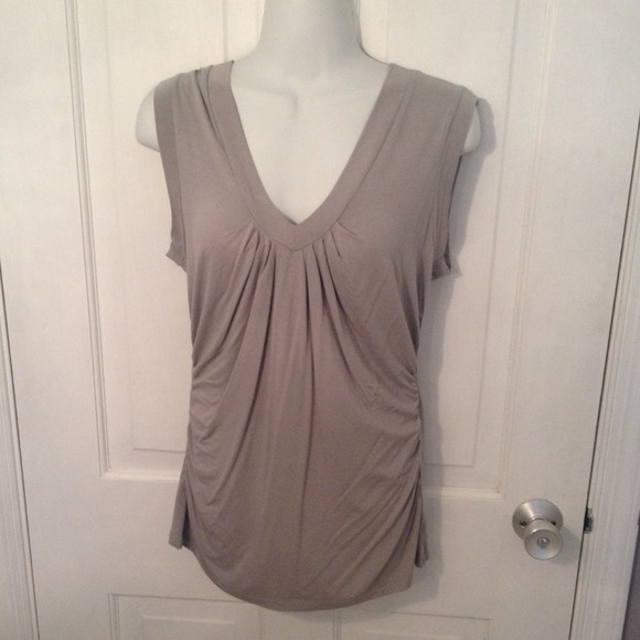🚫SOLD🚫 NY&Co grey top