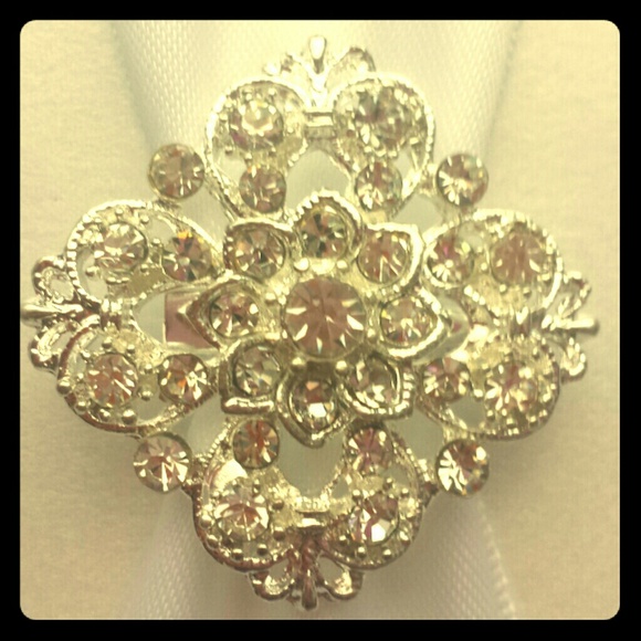 Elegant Crystal Brooch Pin