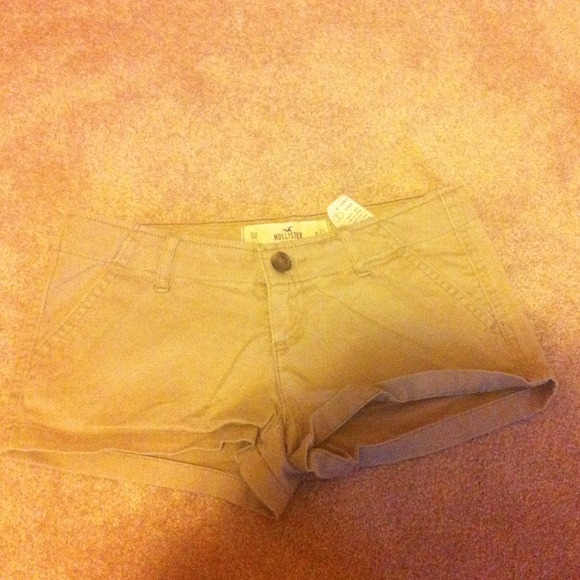 Hollister khaki shorts