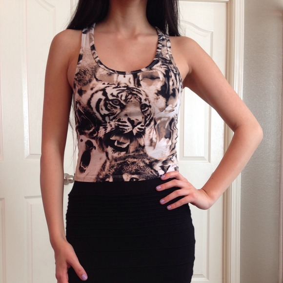 ❌SOLD❌Wild Crop Top