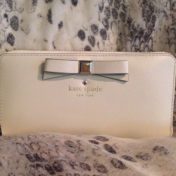 HOLD kate spade Holly Street Lacey Wallet