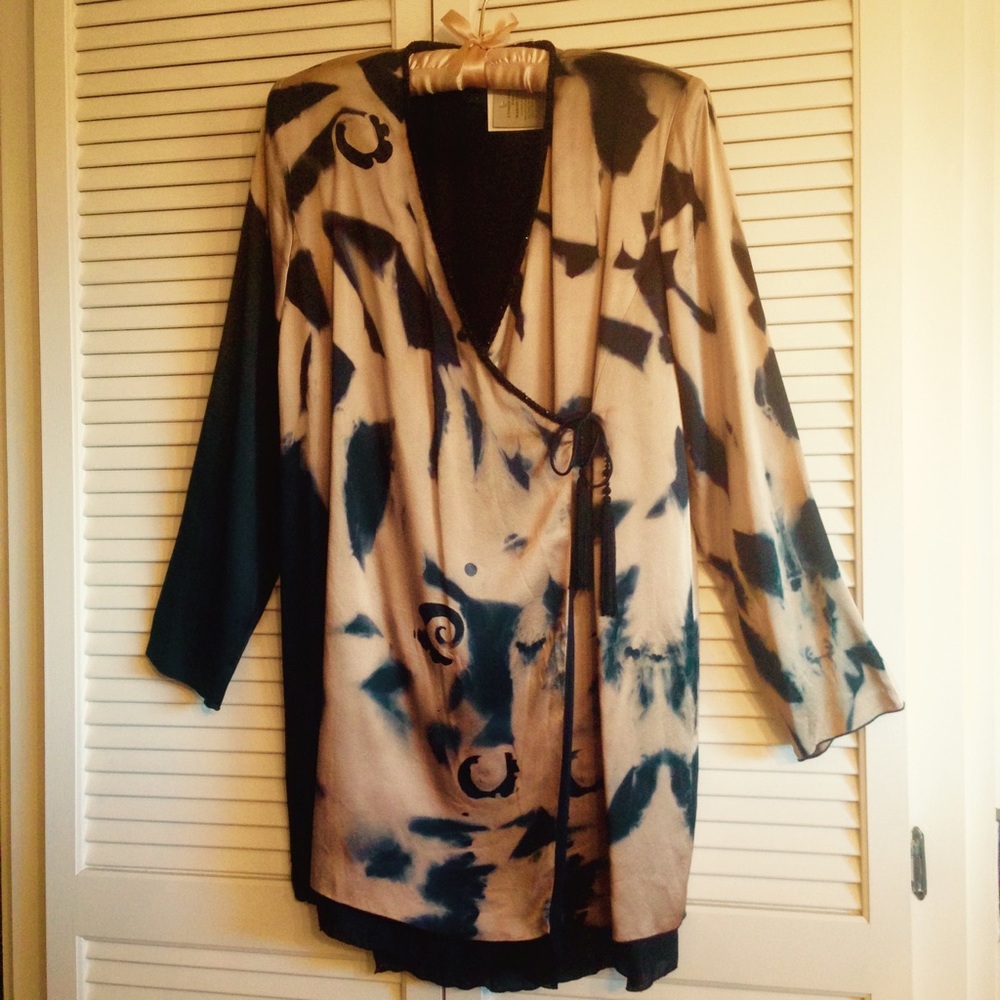 SOLD!! Like NWT Manolo Satin/Crystal Pump - Picture 6 of 8