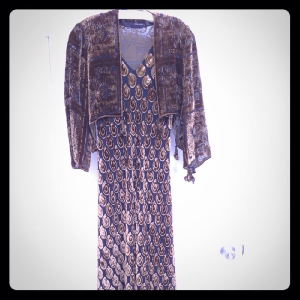 SOLD!! Like NWT Manolo Satin/Crystal Pump - Picture 7 of 8