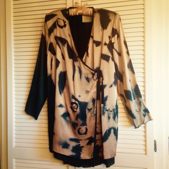 SOLD!! Like NWT Manolo Satin/Crystal Pump - Picture 6 of 8