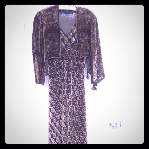 SOLD!! Like NWT Manolo Satin/Crystal Pump - Picture 7 of 8