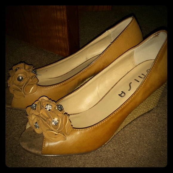 Unisa high heels.