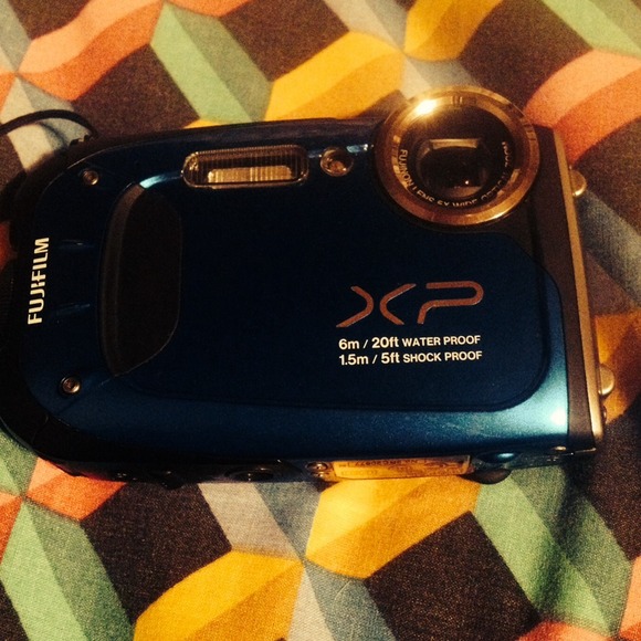 Fiji film xp waterproof camera