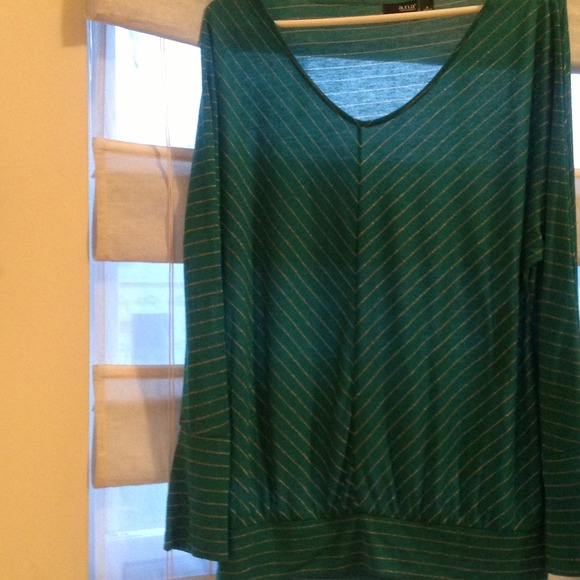Green/gold shirt