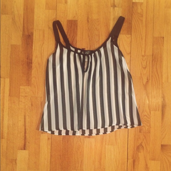 🎀Traded🎀 Black & White Striped Tank