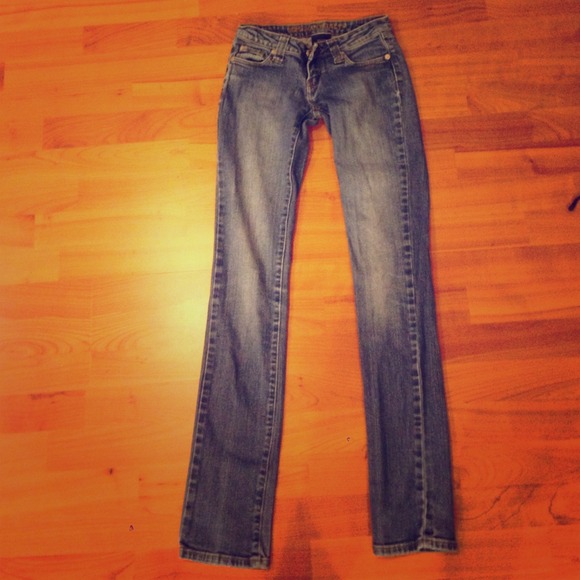 Flattering blue jeans