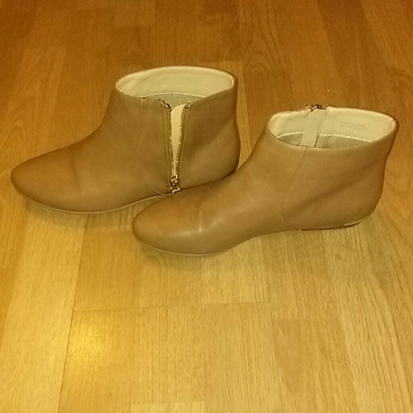 Camel colored ankle boots with gold detail