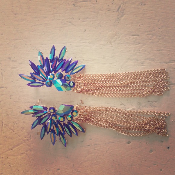 Nasty Gal dangle earring