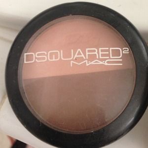 Barley used Mac sculpt and shape powder