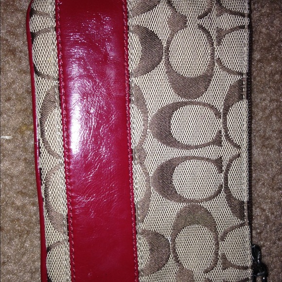 Coach - Picture 2 of 4