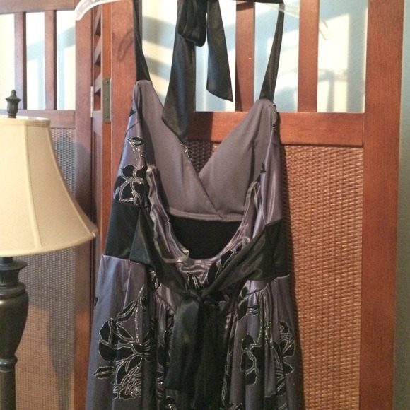 Dress - Picture 2 of 2