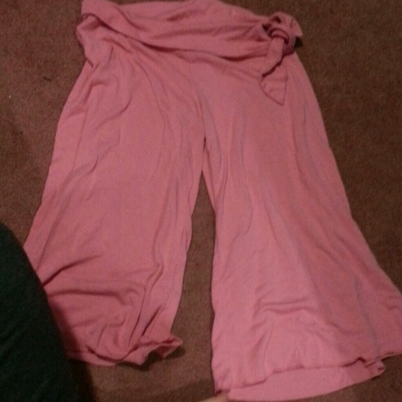 Pink gaucho pants