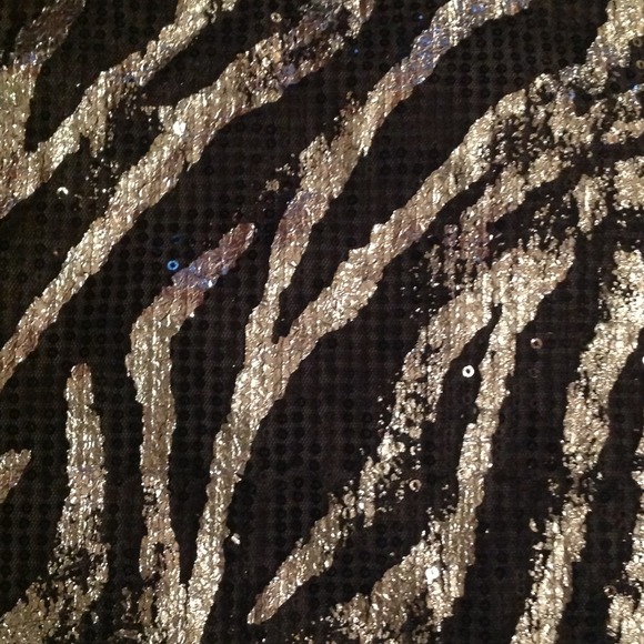 🎉Silver & black wet seal top🎉 - Picture 2 of 3