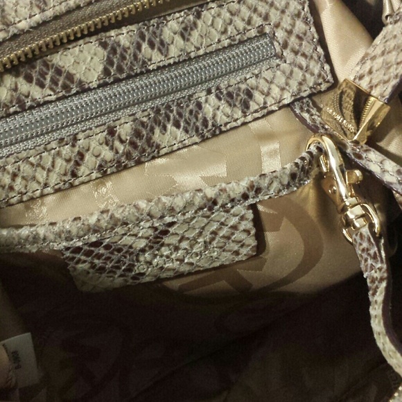 💕💕SOLD💕💕Michael Kors hobo bag - Picture 3 of 4