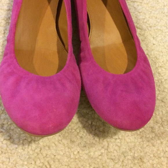 👍sold👍Jcrew raspberry ballet flats - Picture 2 of 4